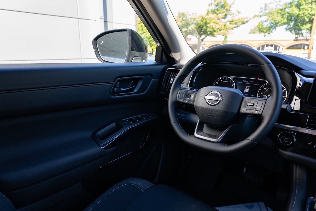 Used 2026 Nissan Pathfinder SV w/ Cargo Package AWD/4WD image 11