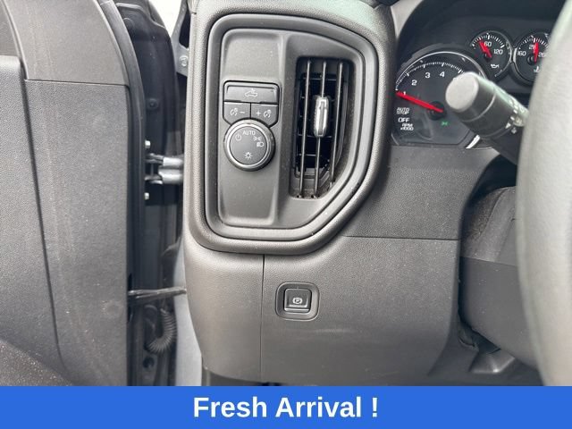 Used 2021 Chevrolet Silverado 1500 Custom w/ Safety Confidence Package RWD image 7