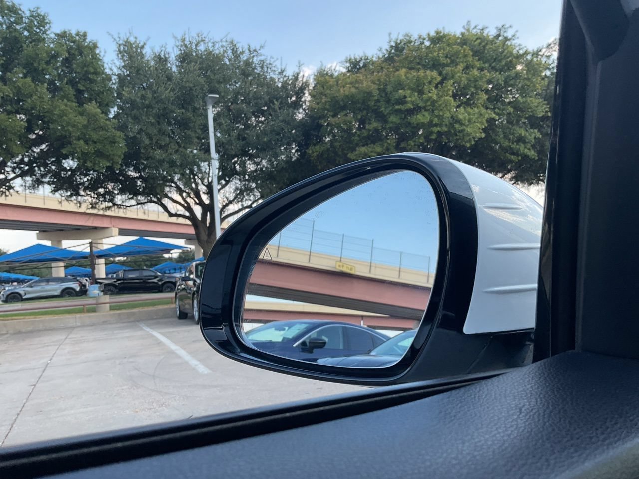 Used 2025 Genesis G70 2.5T RWD image 18