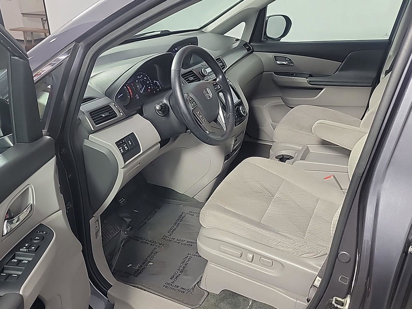 Used 2016 Honda Odyssey SE image 19