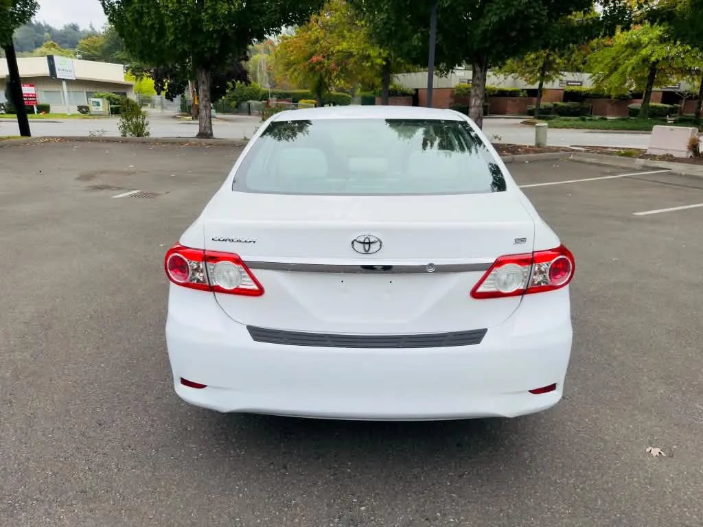 Used 2013 Toyota Corolla LE FWD image 4