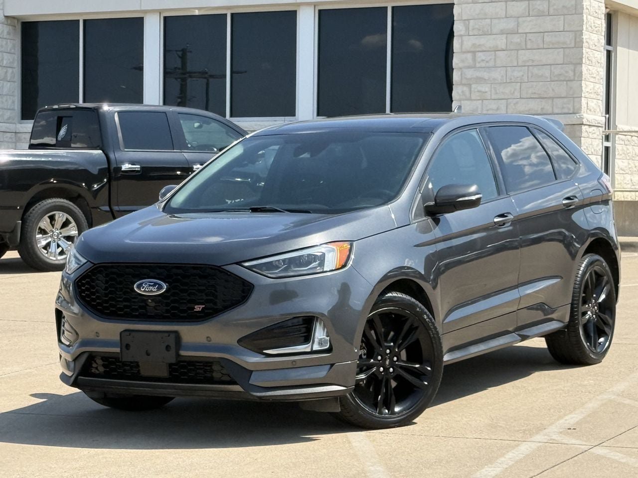 Used 2020 Ford Edge ST w/ Equipment Group 401A AWD/4WD image 2