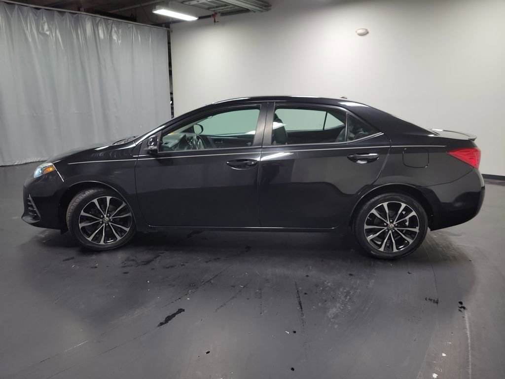 Used 2018 Toyota Corolla XSE image 5