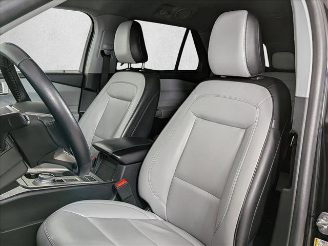 Used 2021 Ford Explorer XLT w/ Equipment Group 202A image 5