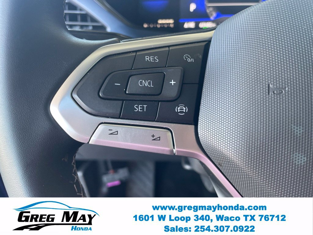 Used 2022 Volkswagen Taos SE w/ Panoramic Sunroof Package FWD image 18