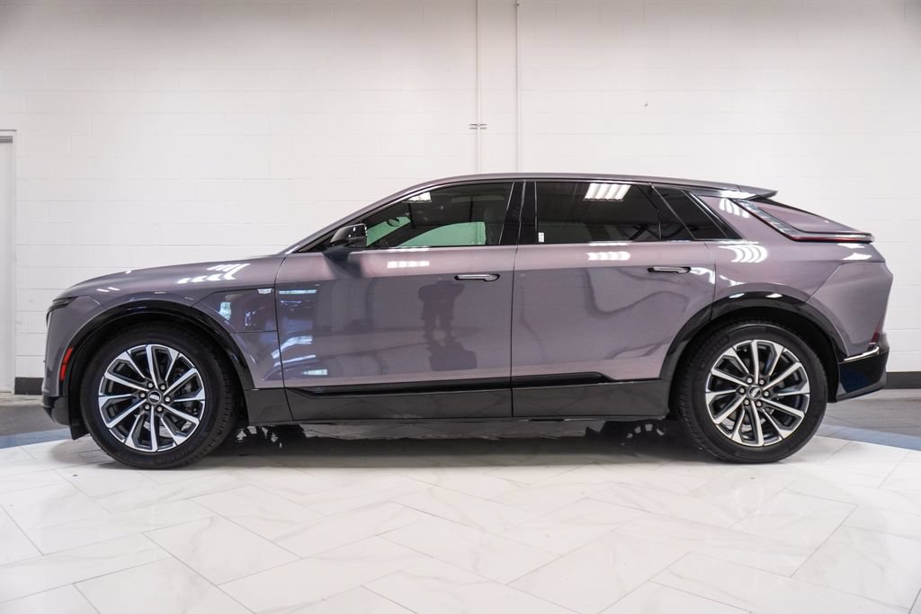 Used 2024 Cadillac Lyriq Sport AWD/4WD image 34