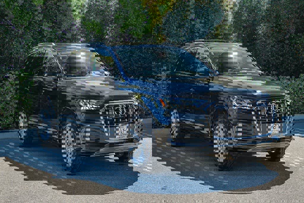 Used 2024 Audi Q7 Premium Plus image 3