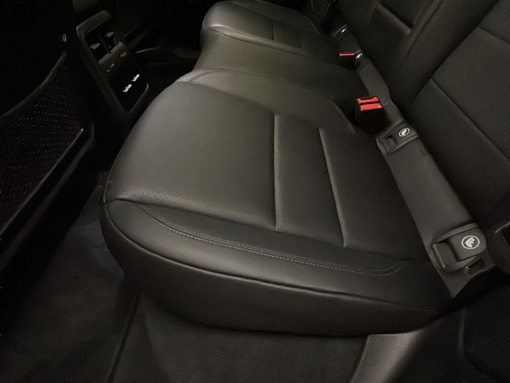 Used 2025 Porsche Macan 4S Electric image 14