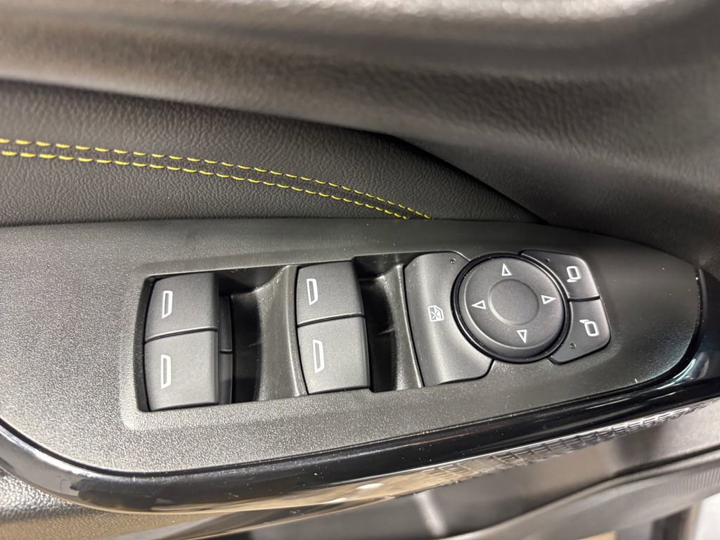 Used 2024 Chevrolet Trax LT w/ Driver Confidence Package FWD image 16