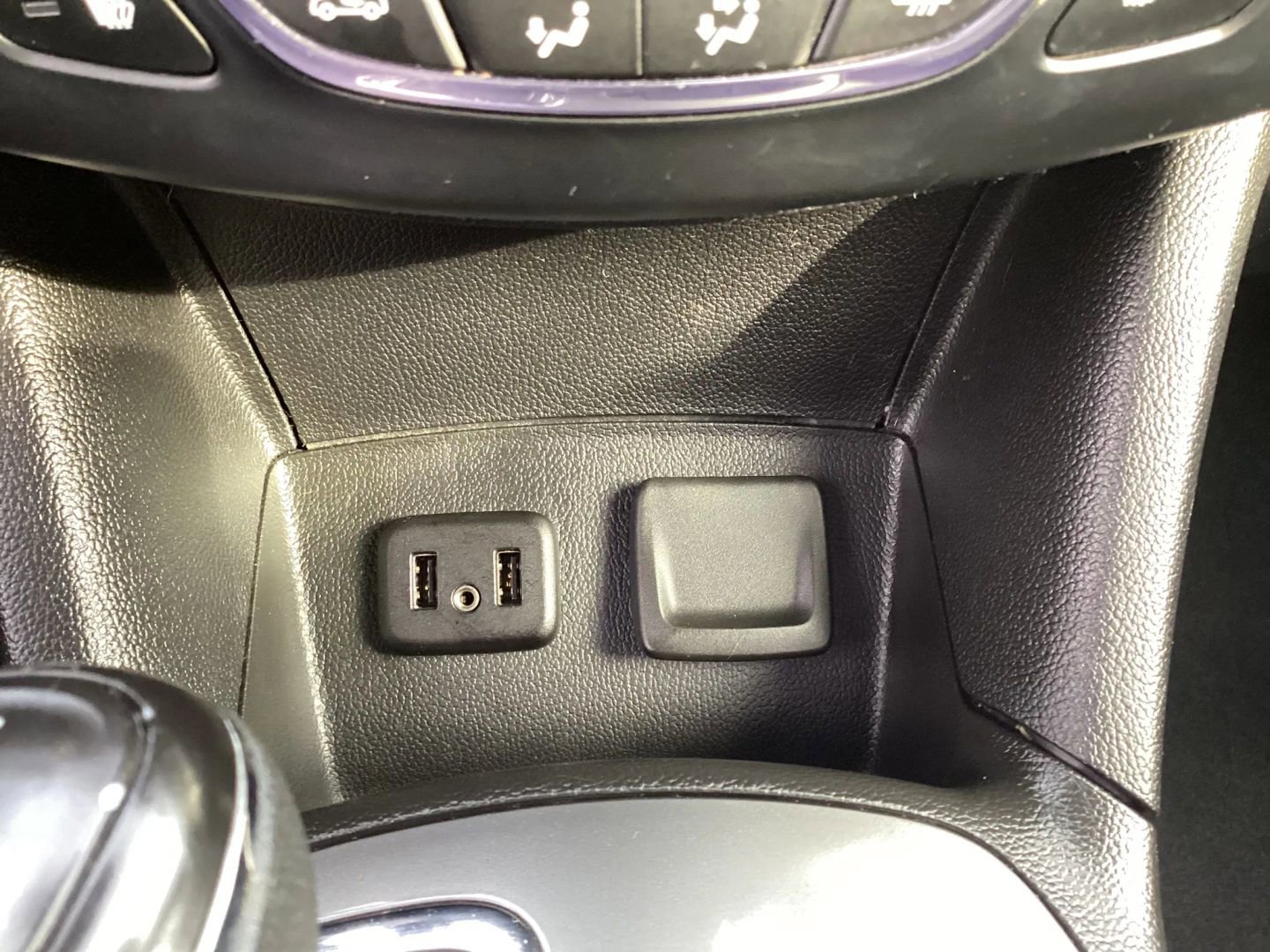Used 2019 Chevrolet Cruze LT w/ Convenience Package image 25
