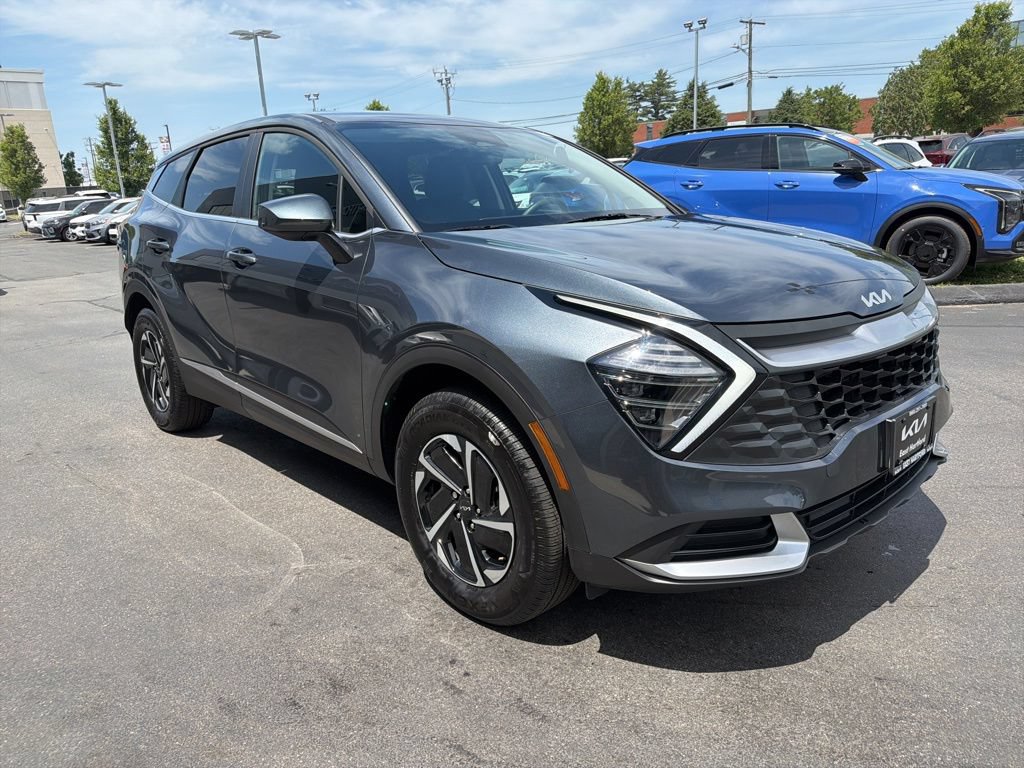 Used 2025 Kia Sportage LX AWD/4WD image 5
