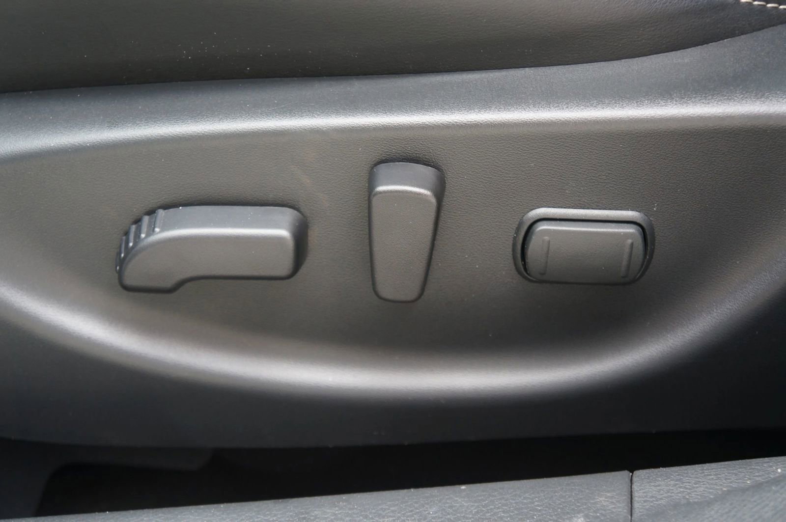 Used 2023 Nissan Maxima Platinum w/ Sport Mat Group FWD image 25