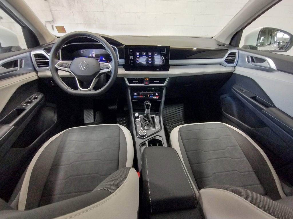 New 2025 Volkswagen Taos SE image 37