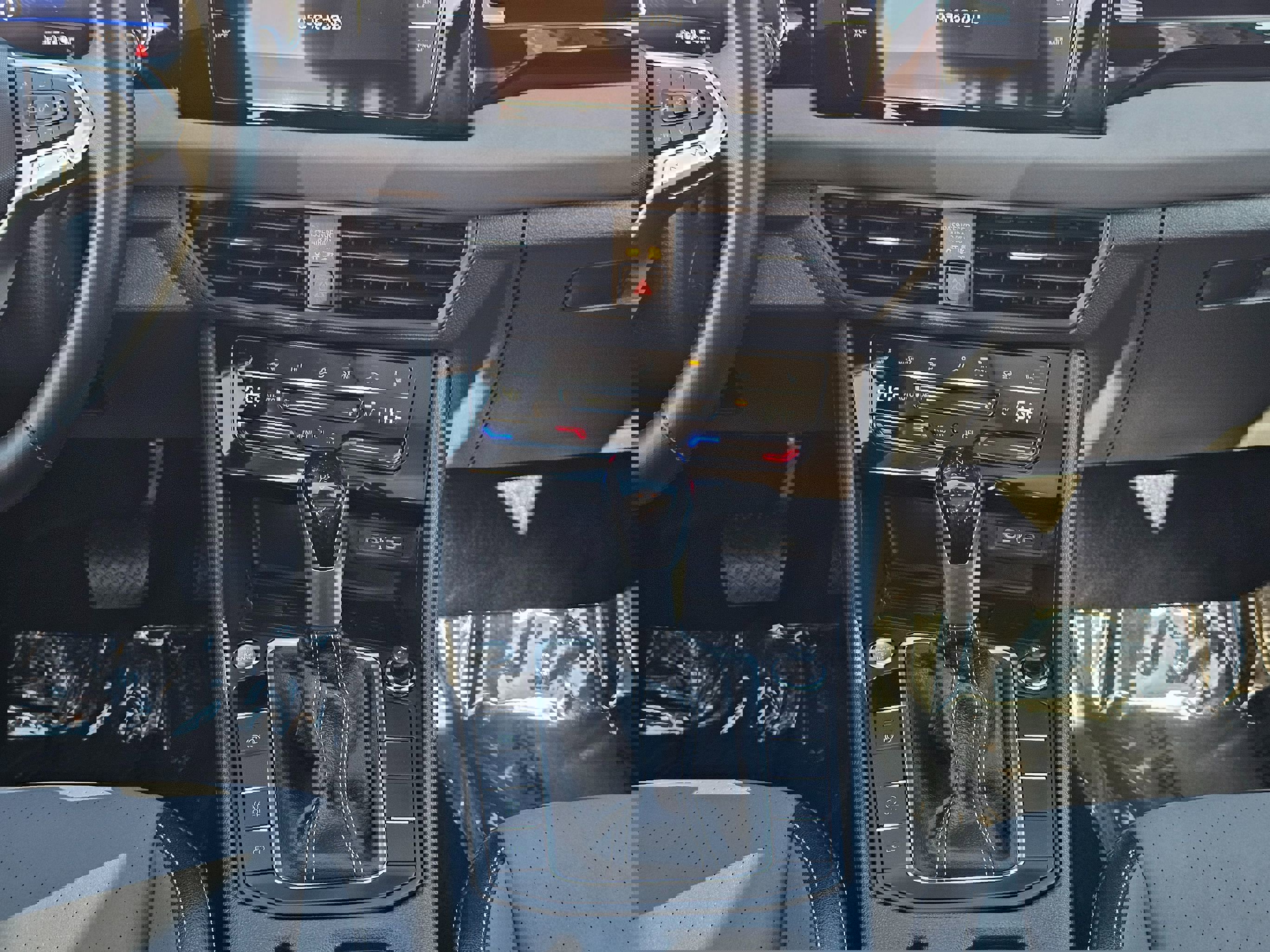 Used 2025 Volkswagen Jetta SE image 25