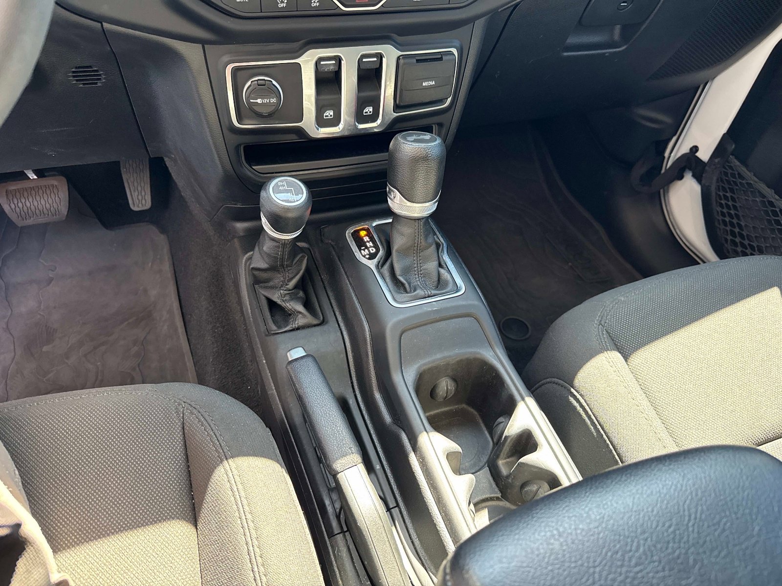 Used 2023 Jeep Wrangler Sport image 21
