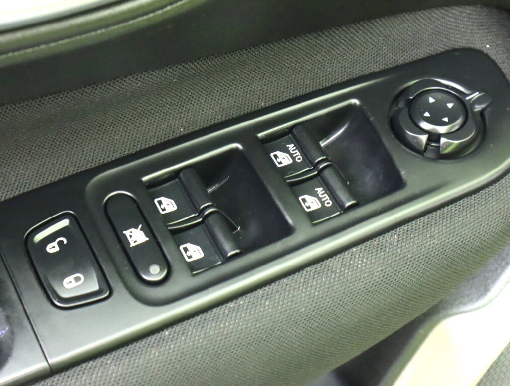 Used 2017 Jeep Renegade Sport w/ Power & Air Group image 25