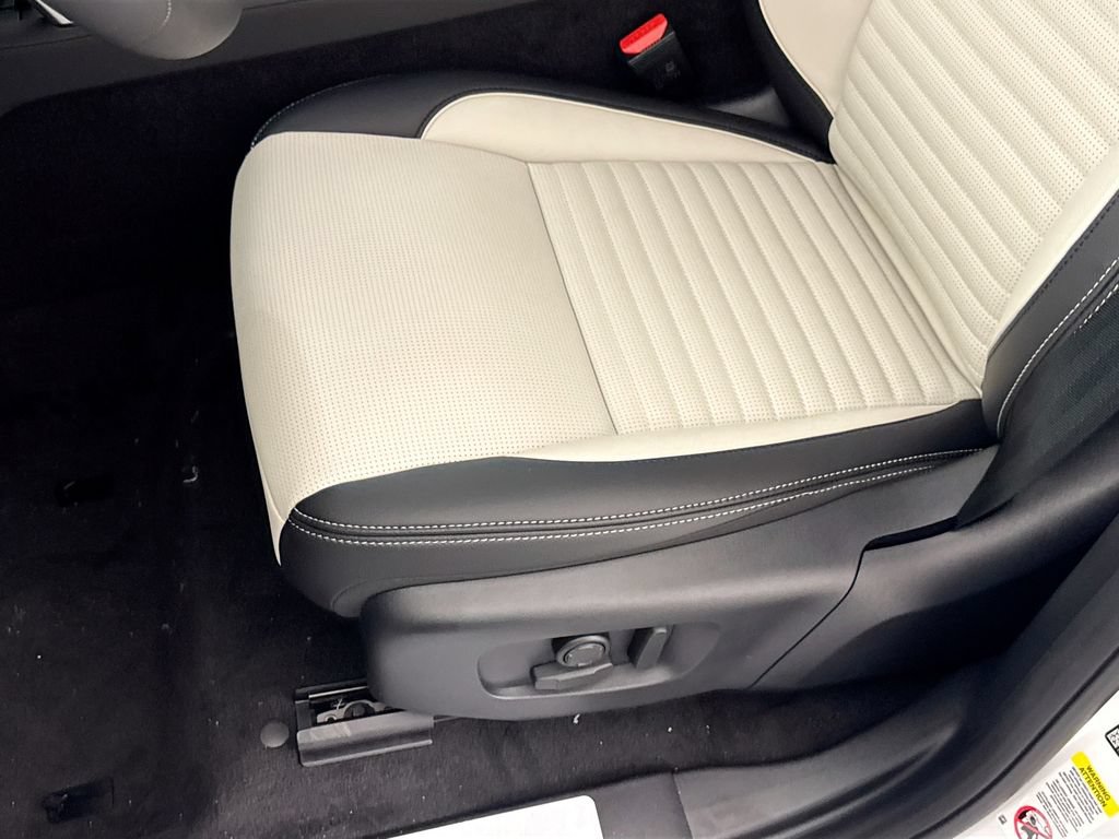 New 2026 Land Rover Discovery Sport Landmark AWD/4WD image 19