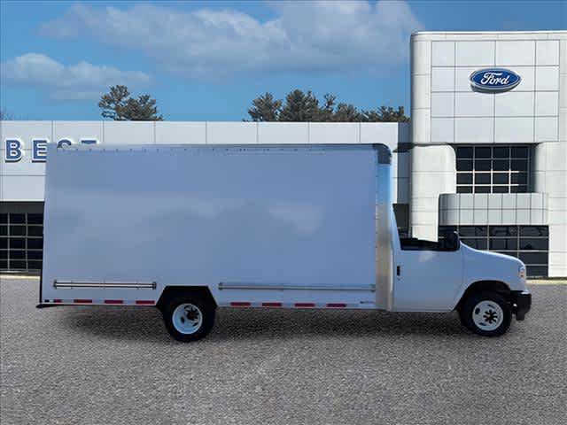 Used 2024 Ford E-350 and Econoline 350 Super Duty w/ Driver's Safety Package RWD image 11