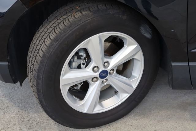 Used 2017 Ford Edge SE image 34