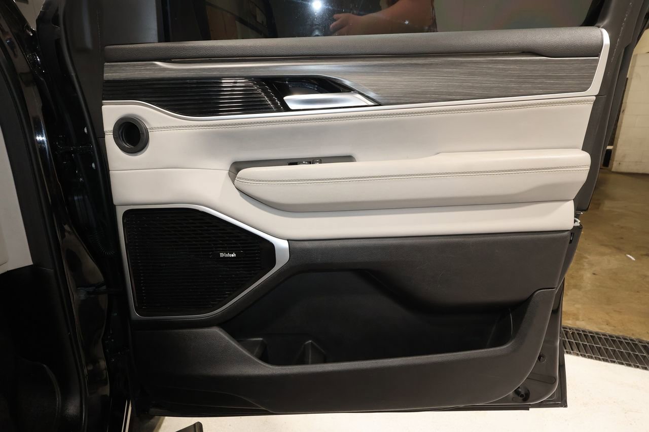 Used 2023 Jeep Wagoneer Series III w/ Premium Group I image 19