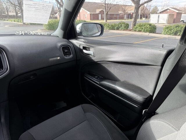 Used 2018 Dodge Charger SXT image 19