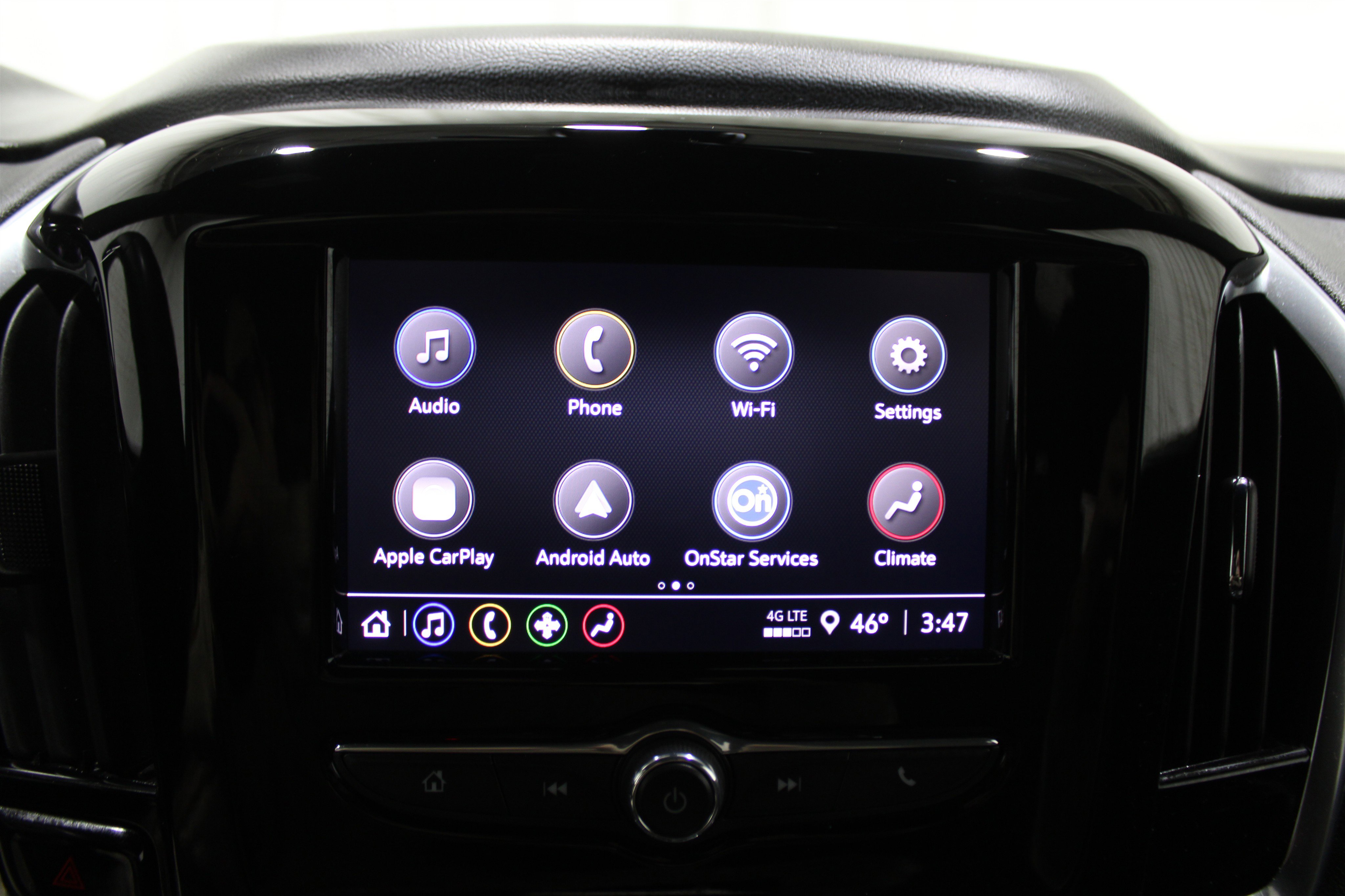 Used 2023 Chevrolet Traverse LT image 17