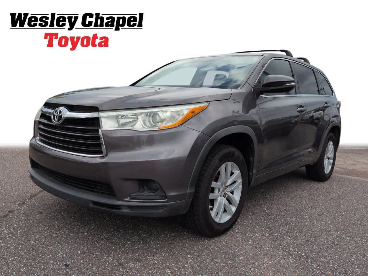 Used 2014 Toyota Highlander LE FWD image 1
