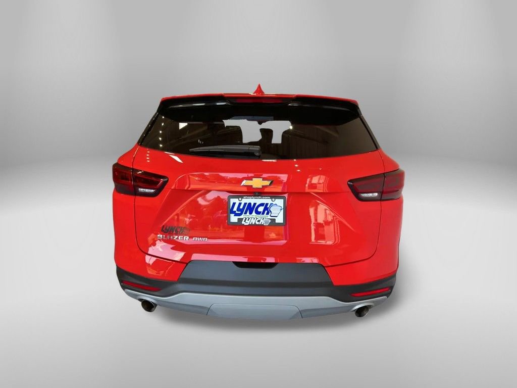 Used 2025 Chevrolet Blazer LT image 4