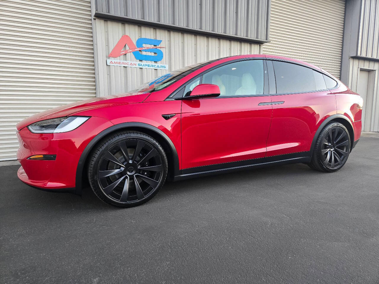 Used 2022 Tesla Model X Plaid image 1