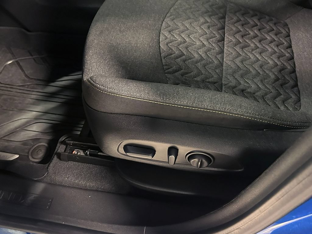 Used 2024 Chevrolet Equinox LT w/ LPO, Floor Liner Package AWD/4WD image 17