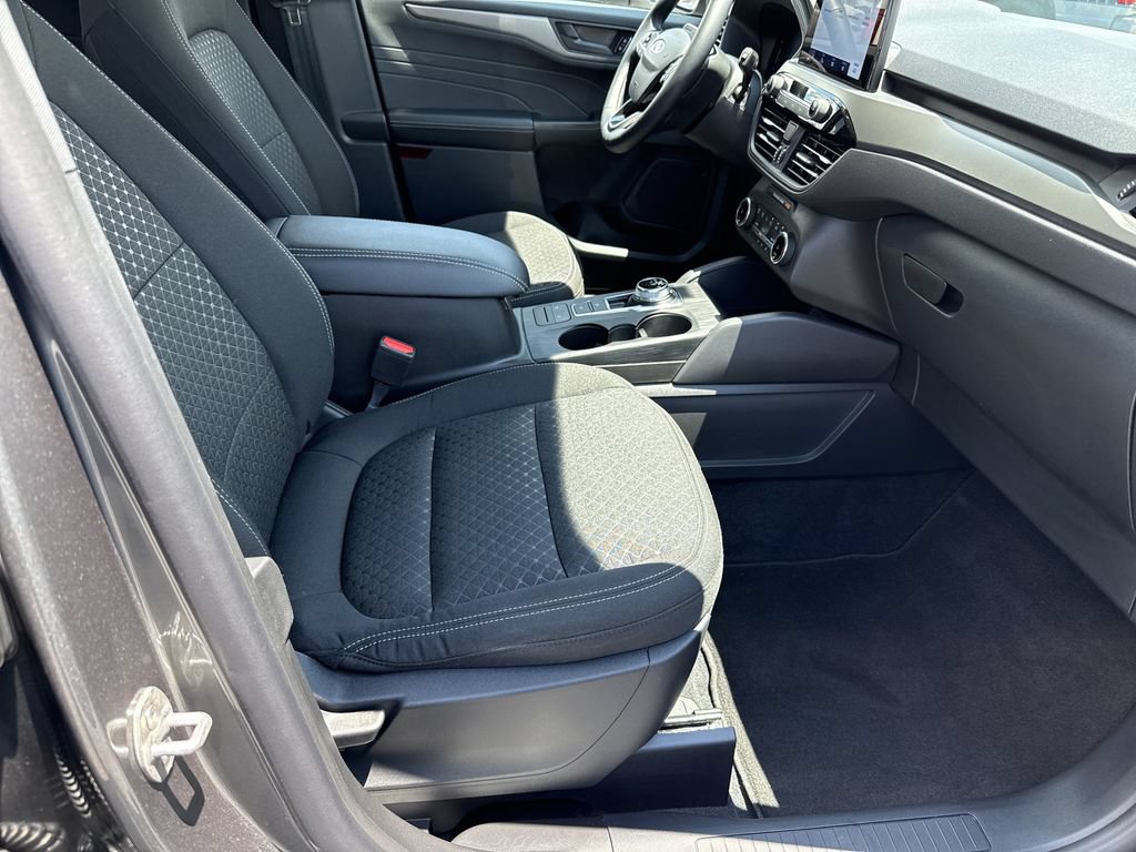 Used 2026 Ford Escape Active w/ Cold Weather Package FWD image 13