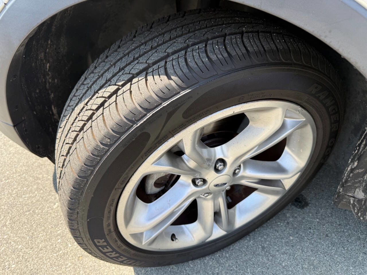 Used 2014 Ford Explorer Limited w/ Equipment Group 302A FWD image 26