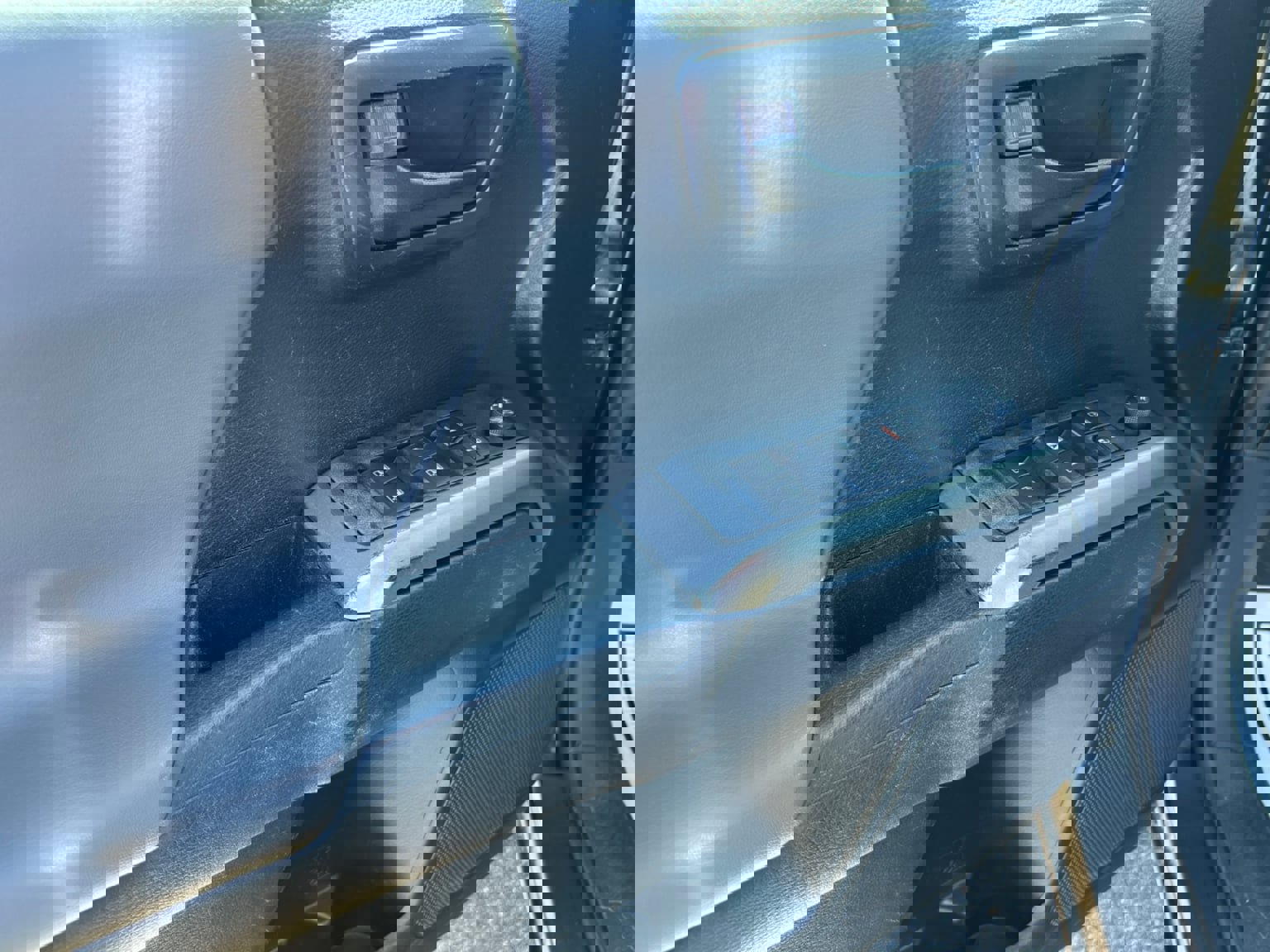 Used 2021 Toyota Tacoma SR5 w/ Technology Package image 11