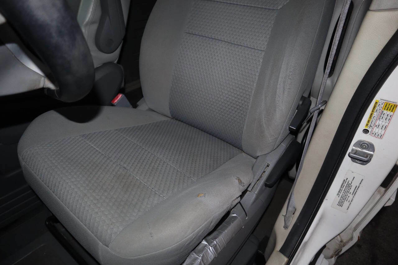 Used 2010 Dodge Grand Caravan SE w/ Climate Group image 11