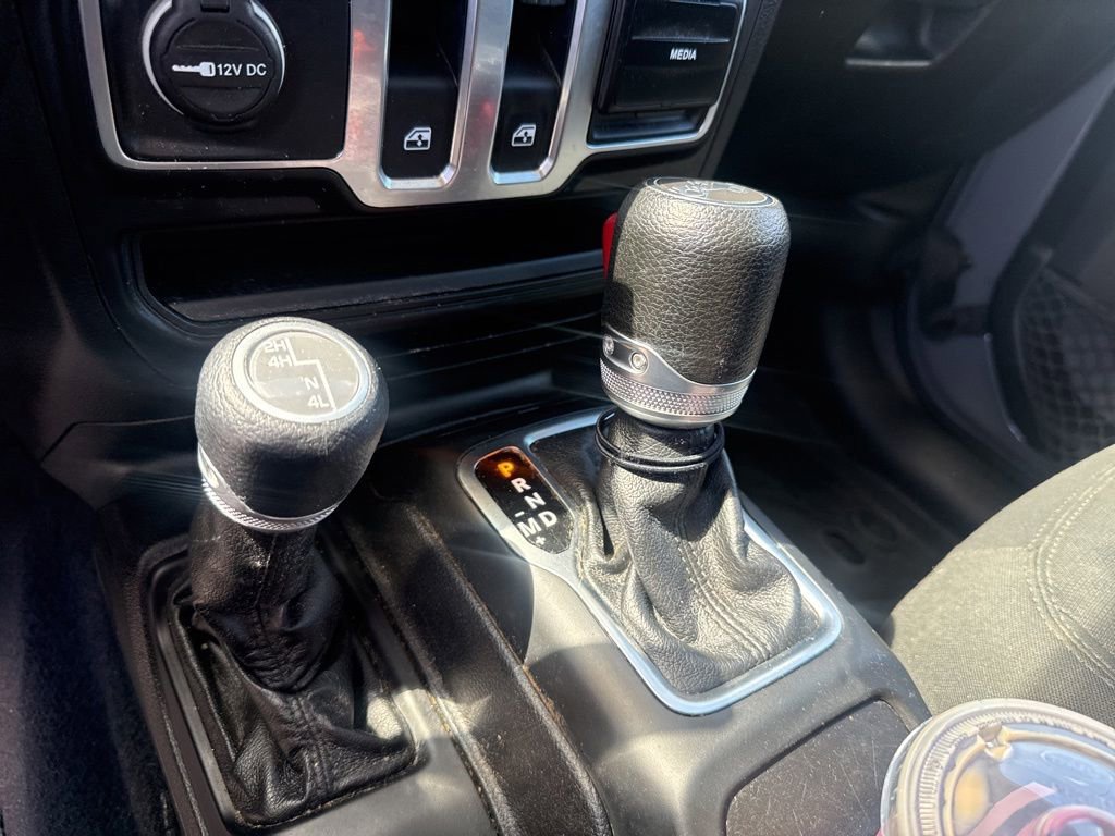 Used 2018 Jeep Wrangler Sport AWD/4WD image 12
