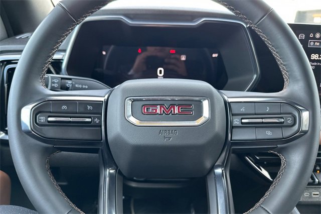 Used 2025 GMC Canyon AT4 image 21