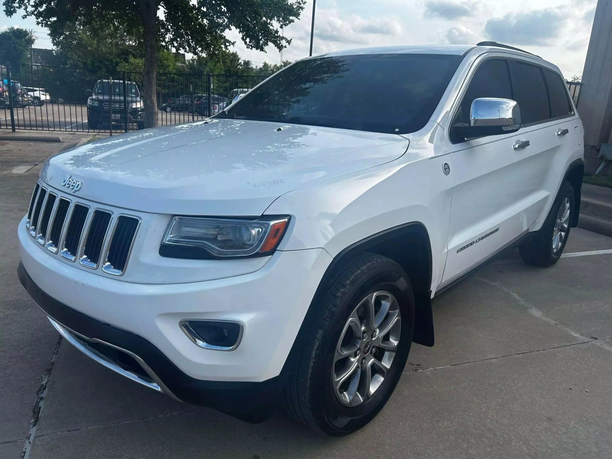 Used 2014 Jeep Grand Cherokee Limited w/ Luxury Group II
