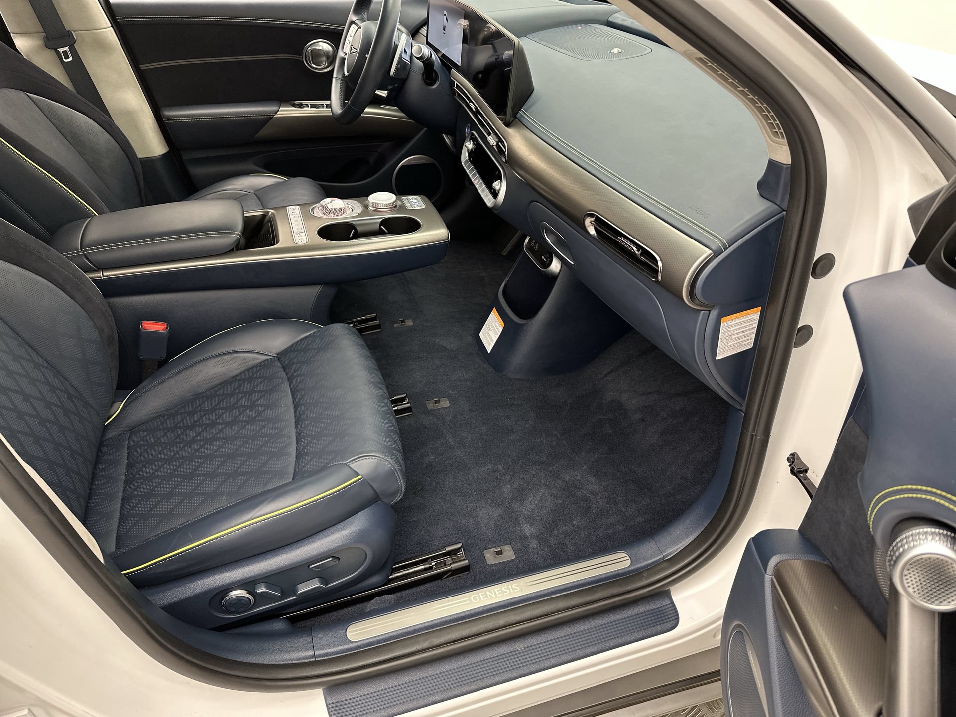 Certified 2023 Genesis GV60 Performance AWD/4WD image 25