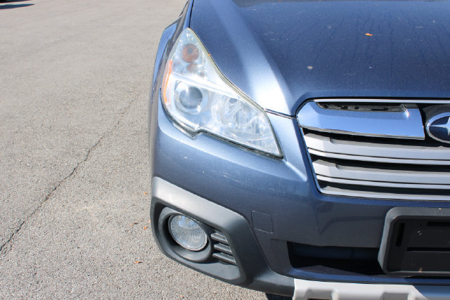 Used 2013 Subaru Outback 2.5i Limited w/ Moonroof Pkg AWD/4WD image 34