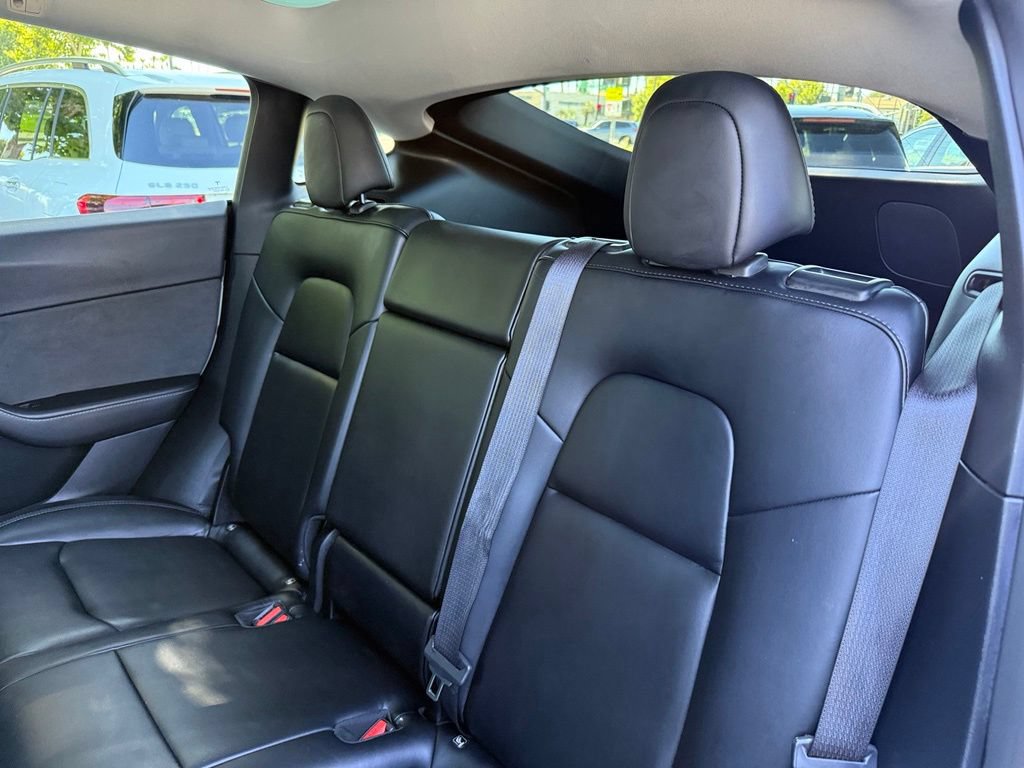 Used 2022 Tesla Model Y Long Range AWD/4WD image 13