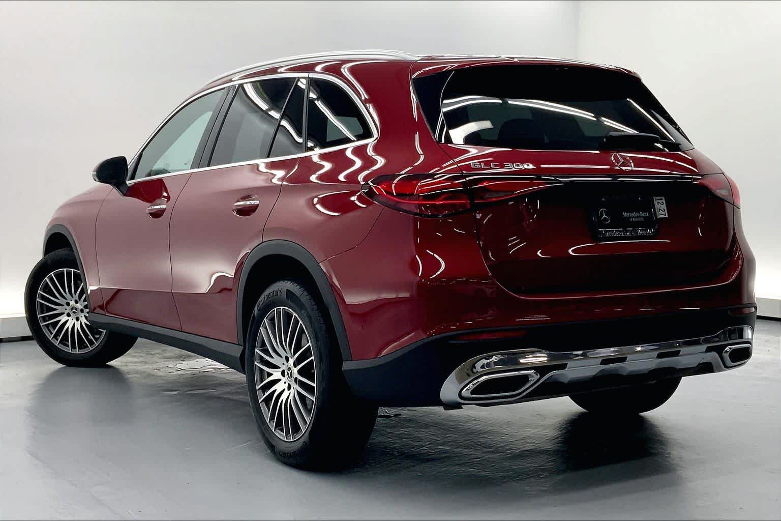 Used 2026 Mercedes-Benz GLC 300 image 2