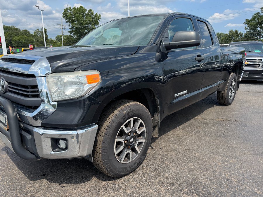 Used 2015 Toyota Tundra SR5 AWD/4WD image 9