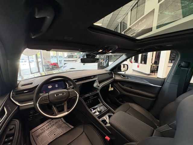 New 2026 Jeep Grand Cherokee Limited w/ Limited Altitude Package AWD/4WD image 18