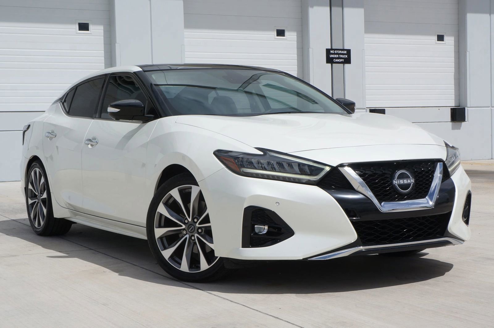 Used 2023 Nissan Maxima Platinum w/ Sport Mat Group FWD image 2