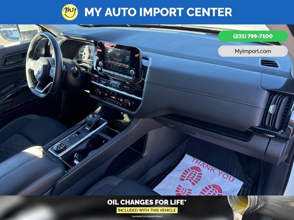 Used 2024 Nissan Pathfinder SV image 31