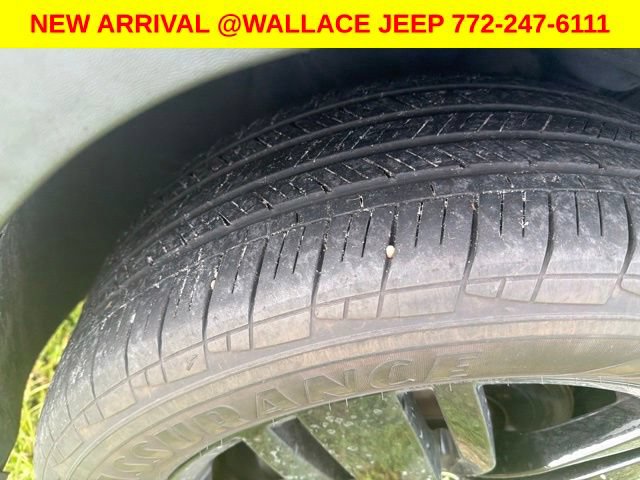 Used 2020 Volkswagen Atlas Cross Sport SE w/ Panoramic Sunroof Package FWD image 13
