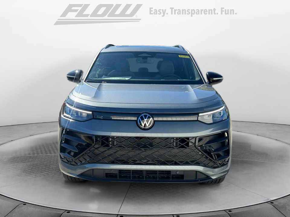 New 2026 Volkswagen Tiguan SE R-Line image 2