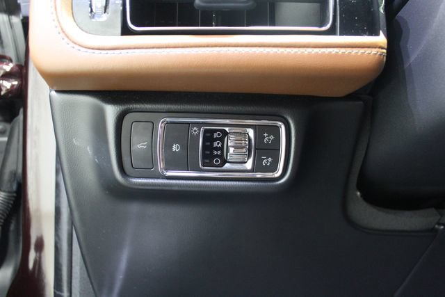Used 2023 Lincoln Aviator Reserve w/ Equipment Group 201A AWD/4WD image 11