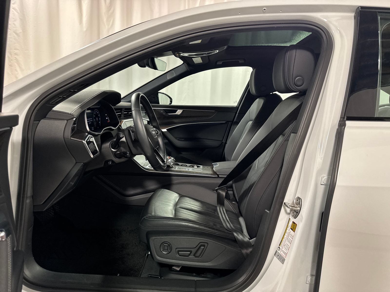 Used 2021 Audi A6 Premium Plus w/ Premium Plus Package AWD/4WD image 3