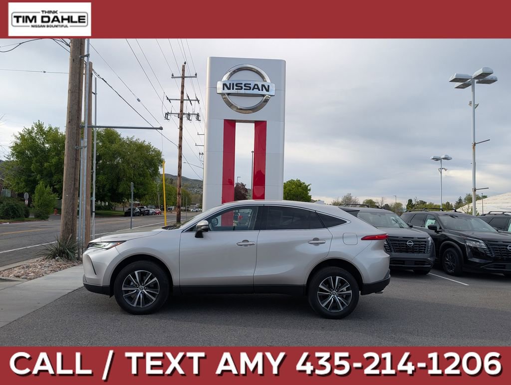 Used 2024 Toyota Venza LE image 1